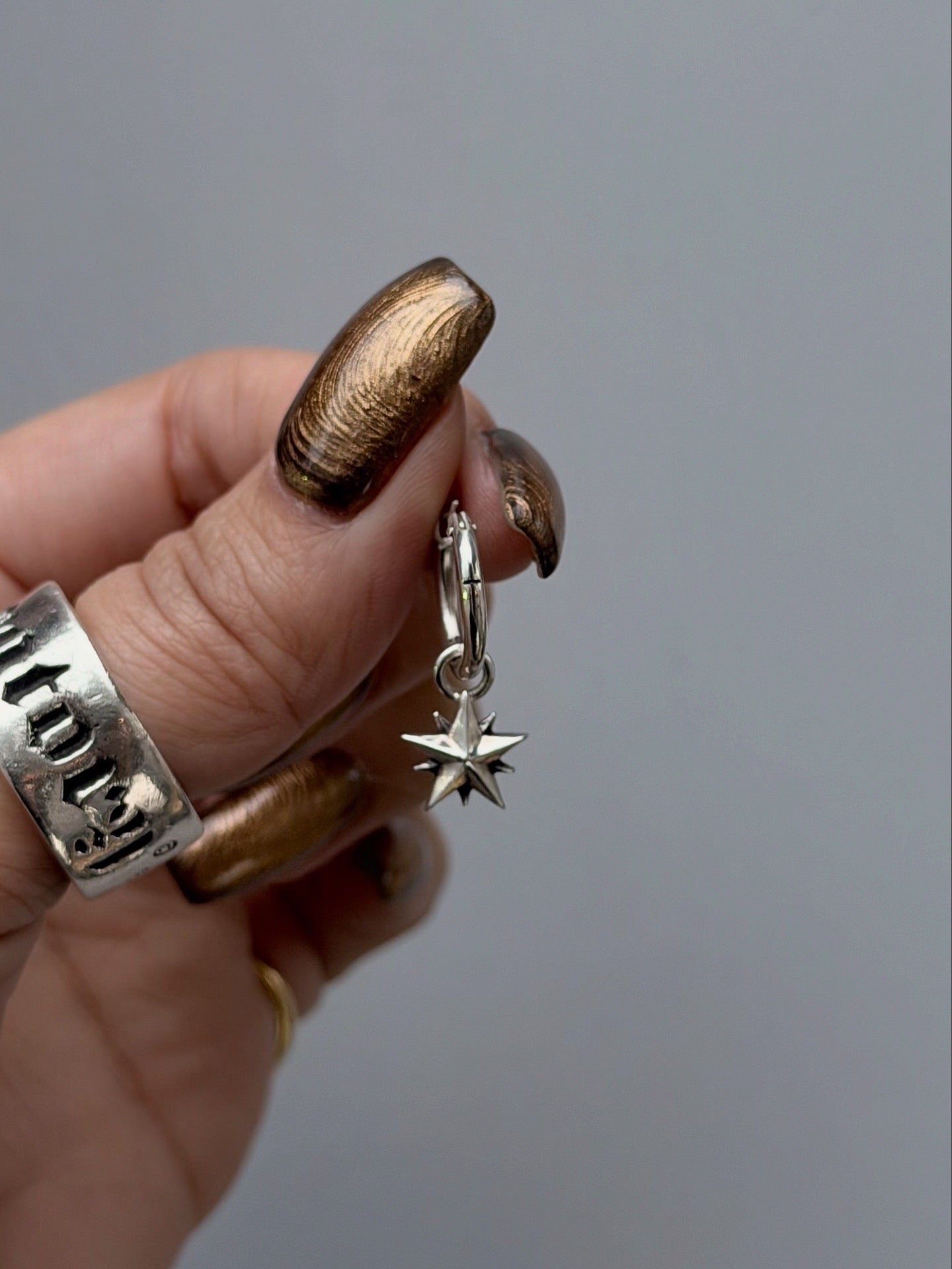 【GODSIZE ゴッドサイズ】 THIN HOOP with 10P STAR/1.8mm