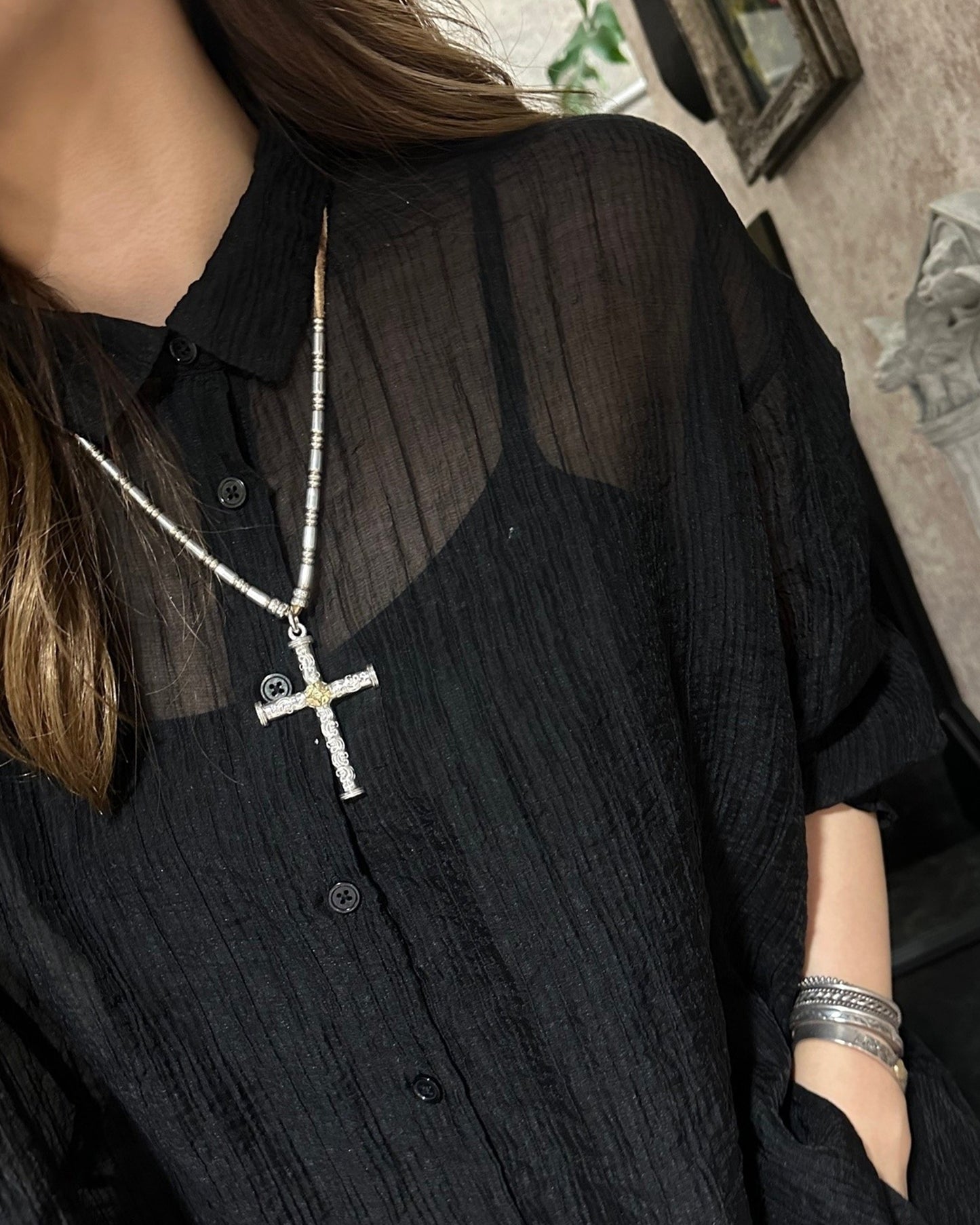 【FIRST ARROW’s ファーストアローズ】P-062 K18付 カラ草彫り甲丸クロス(L)