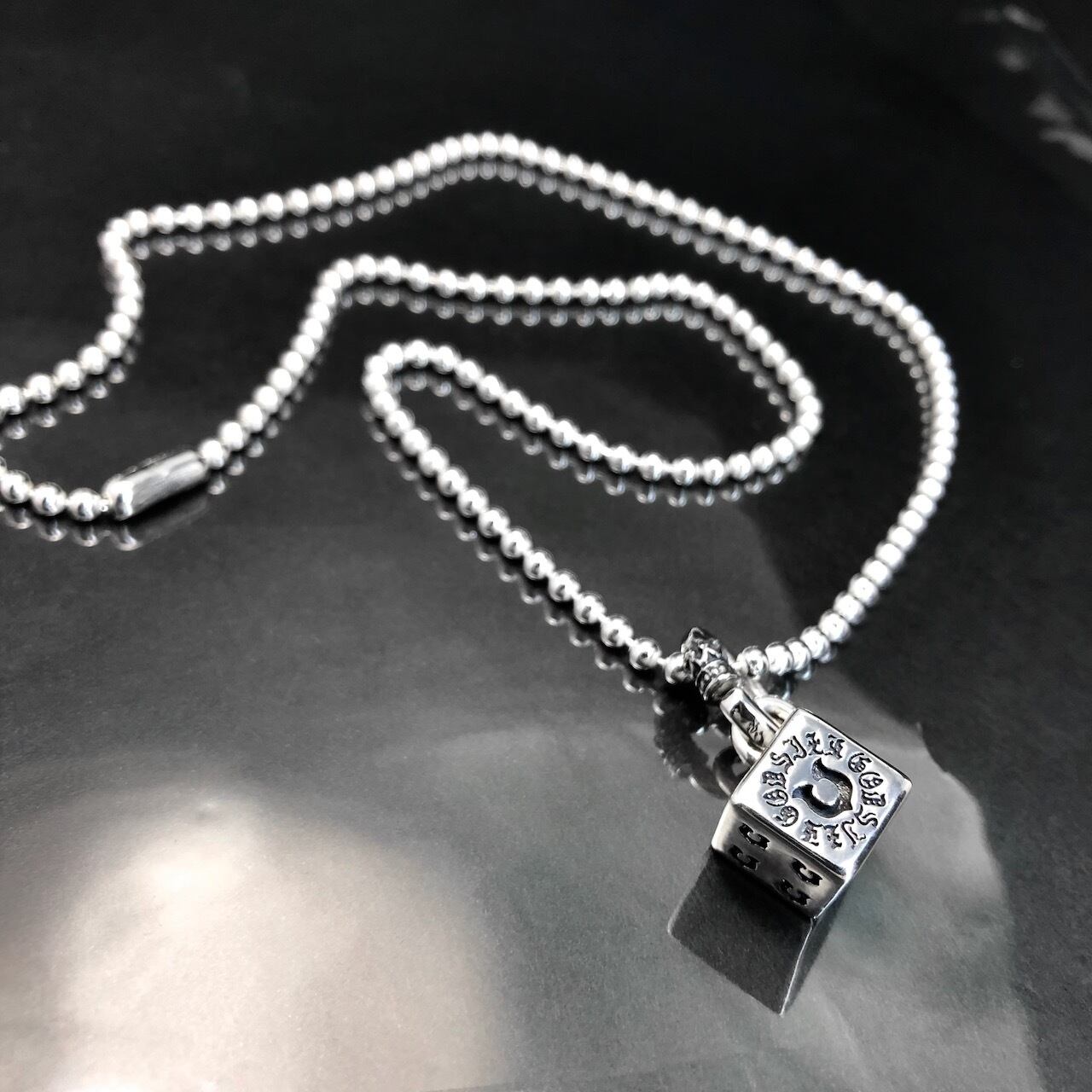 【GODSIZE ゴッドサイズ】GS625PD DICE HORSESHOE Pendant ダイスホースシューペンダント