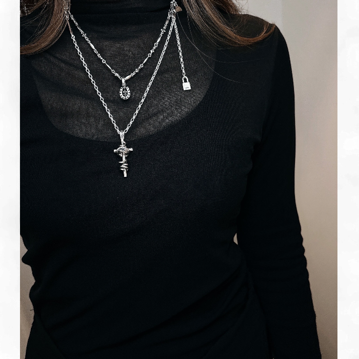 【GODSIZE ゴッドサイズ】GS679PD THORNY CROSS PENDANT / ソーニークロスペンダント