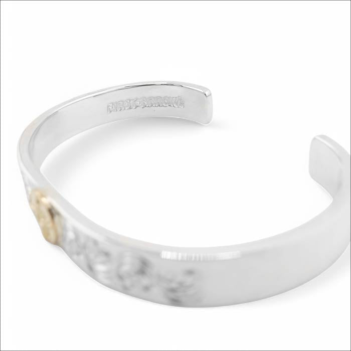 【FIRST ARROW’s ファーストアローズ】BR-013 K18付 平打8mm カラ草彫りバングル