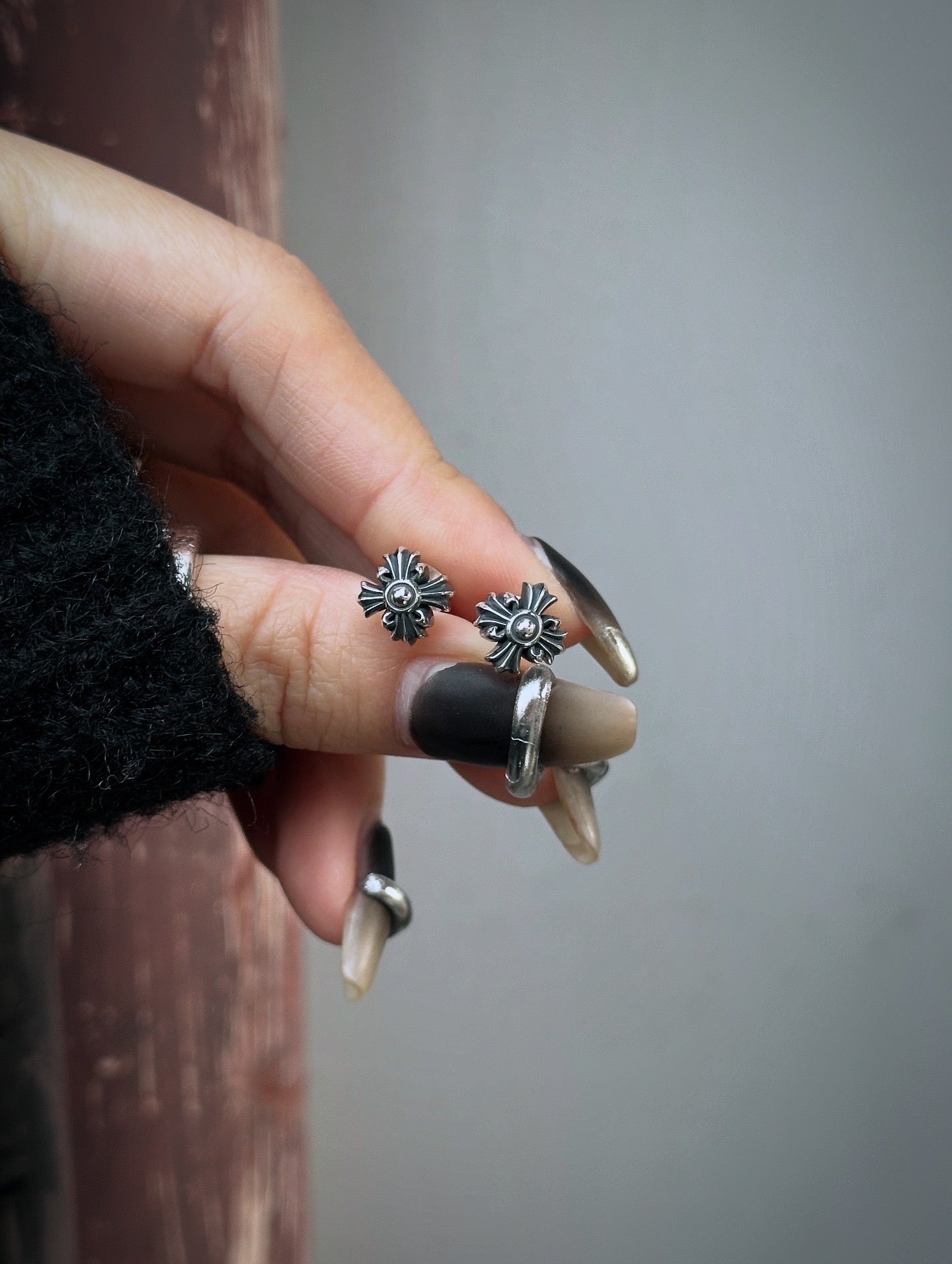 【LONE ONES ロンワンズ】MFE-0118 New Cross Stud