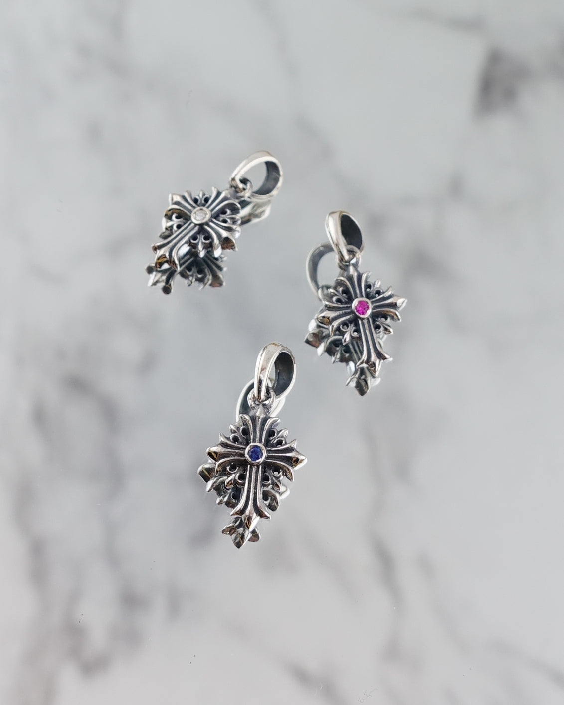 【Bastille バスティーユ】BHAP-058：petite louix croix w/Dia Ruby Sapphire プチルイクルワ