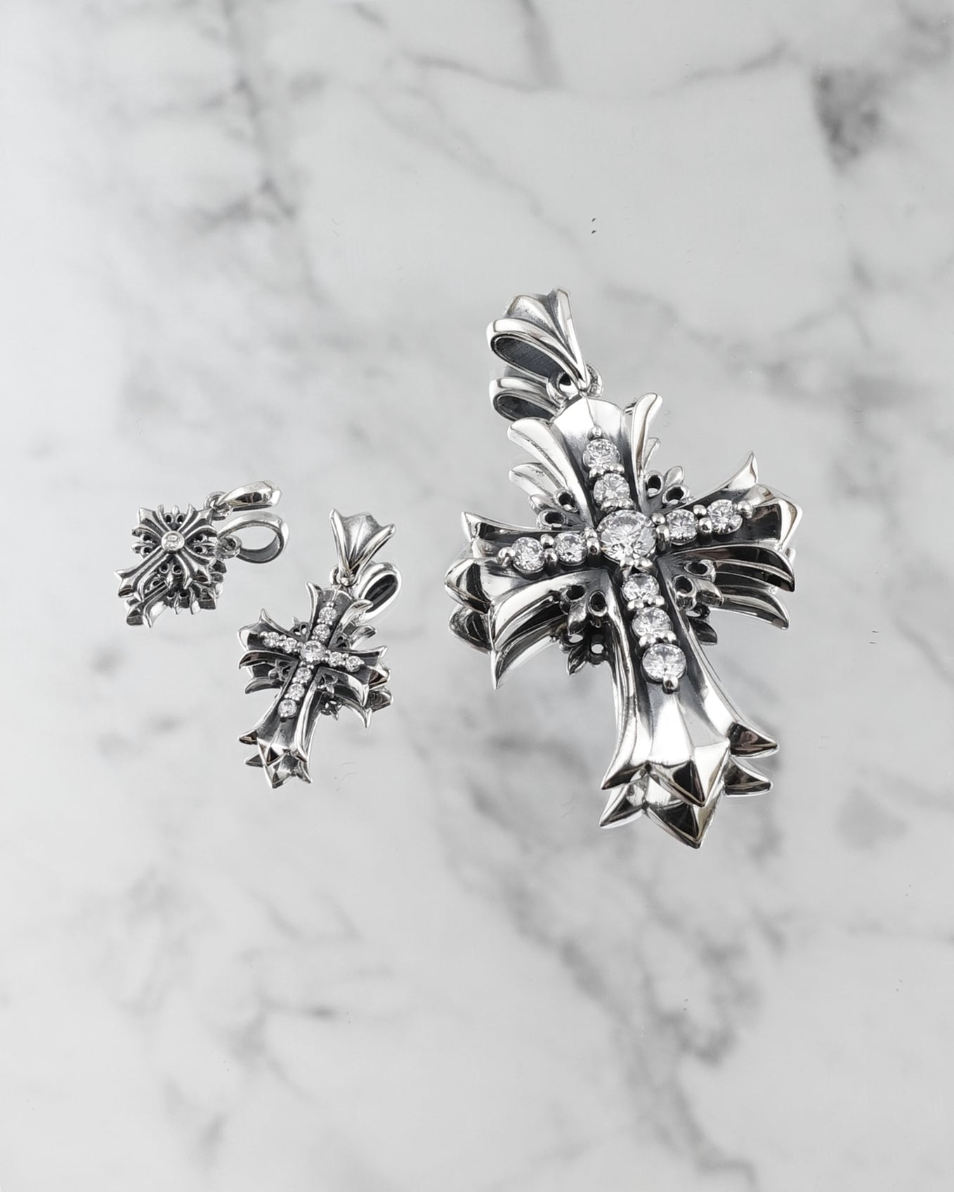 【Bastille バスティーユ】BHAP-058：petite louix croix w/Dia Ruby Sapphire プチルイクルワ