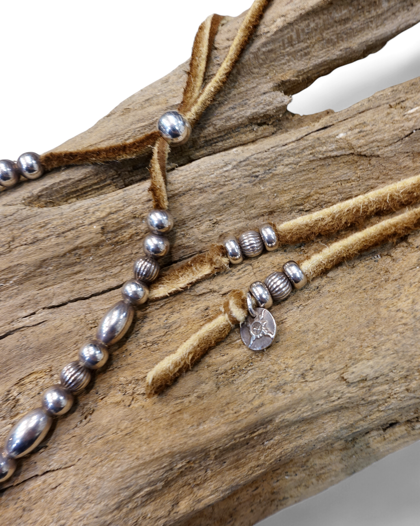 【FIRST ARROW’s ファーストアローズ】L-020 皮紐 鹿皮 ホワイト/ブラック/ブラウン