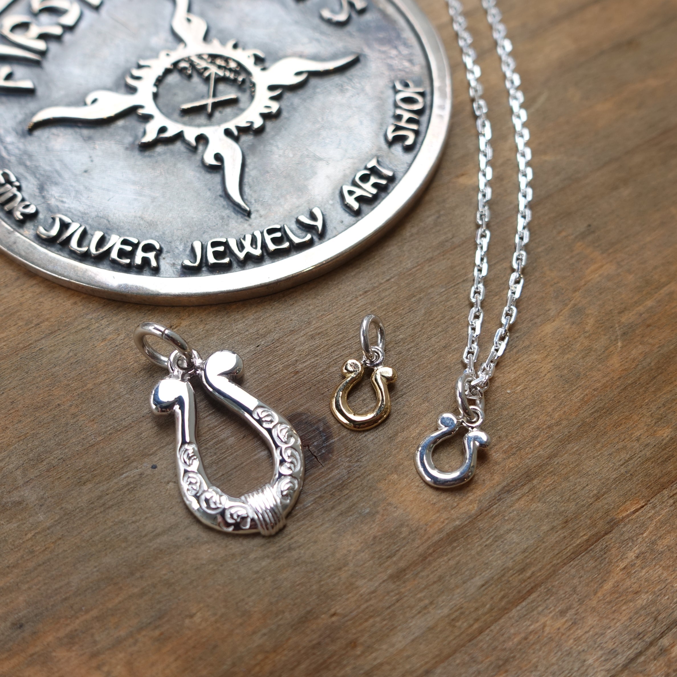 FIRST ARROW's ファーストアローズ】P-864 K18 Horseshoe Pendant(S