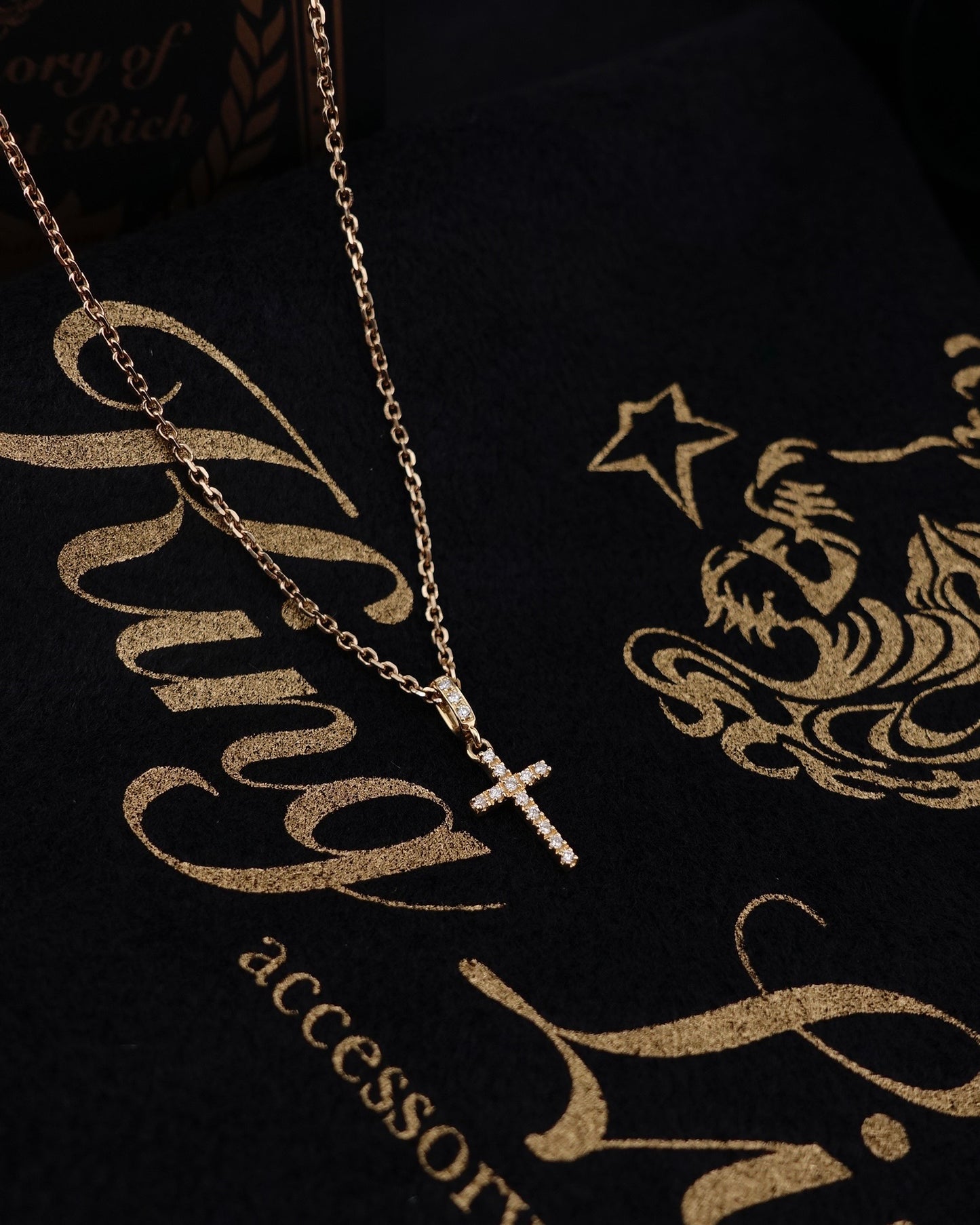 【King Limo キングリモ】KLT06GCZ：MICRO CROSS NECKLACE-GD マイクロクロスネックレス