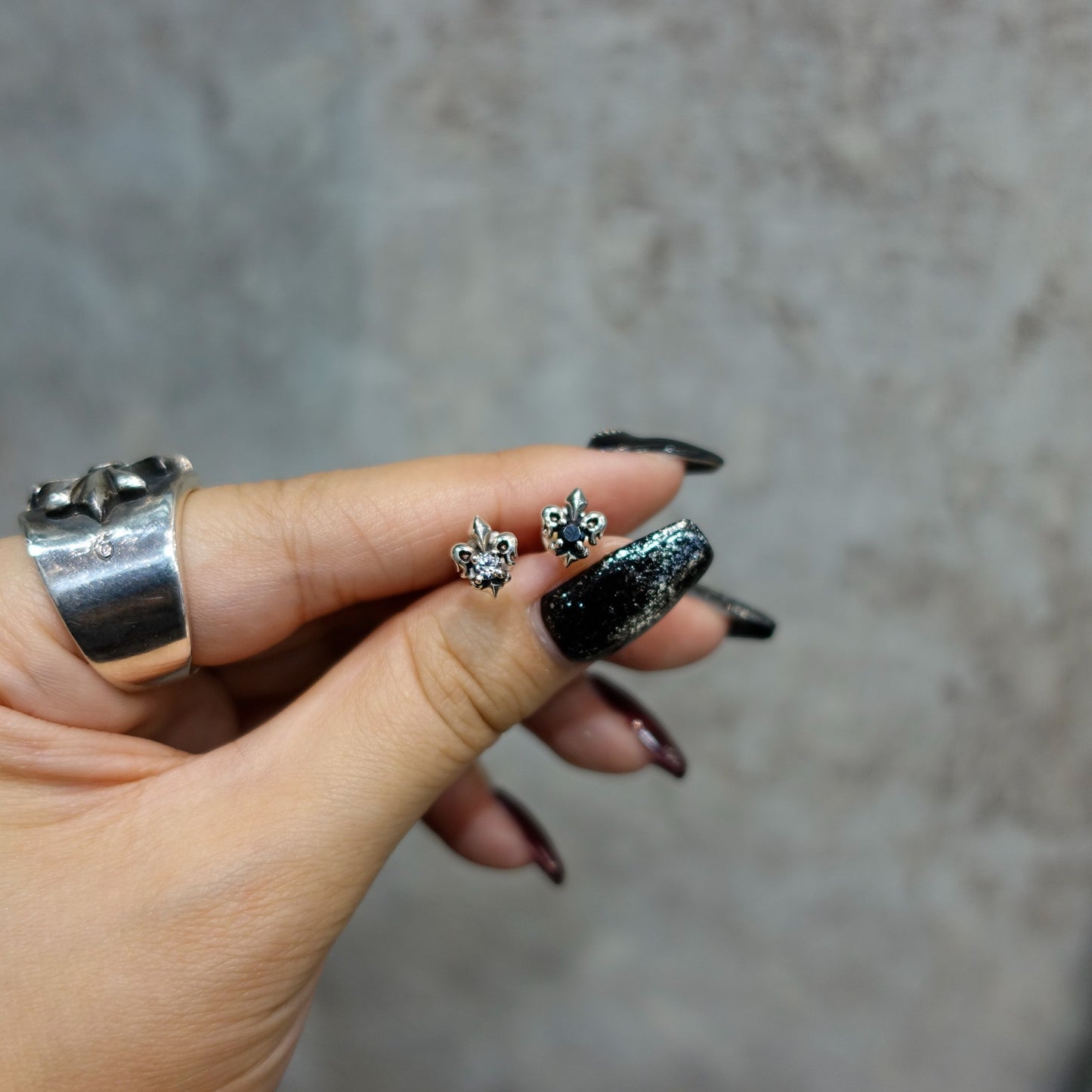 【Artemis Kings アルテミスキングス】AKE0043 リリィストーンスタッド BK