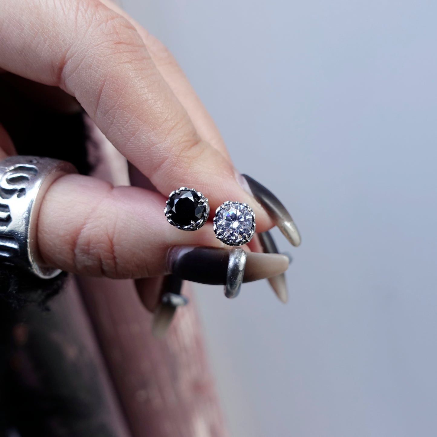 【Artemis Kings アルテミスキングス】AKE0037 クラウンストーンスタッドCL