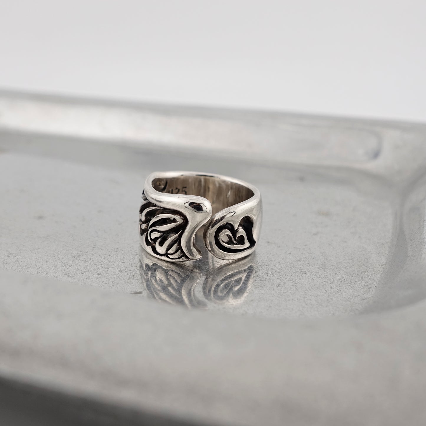 [GODSIZE] GS-205r 棕榈叶卷轴戒指