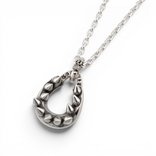 2026AW先行予約【GODSIZE ゴッドサイズ】GS697PD SHARK TEETH HORSESHOE PENDANT