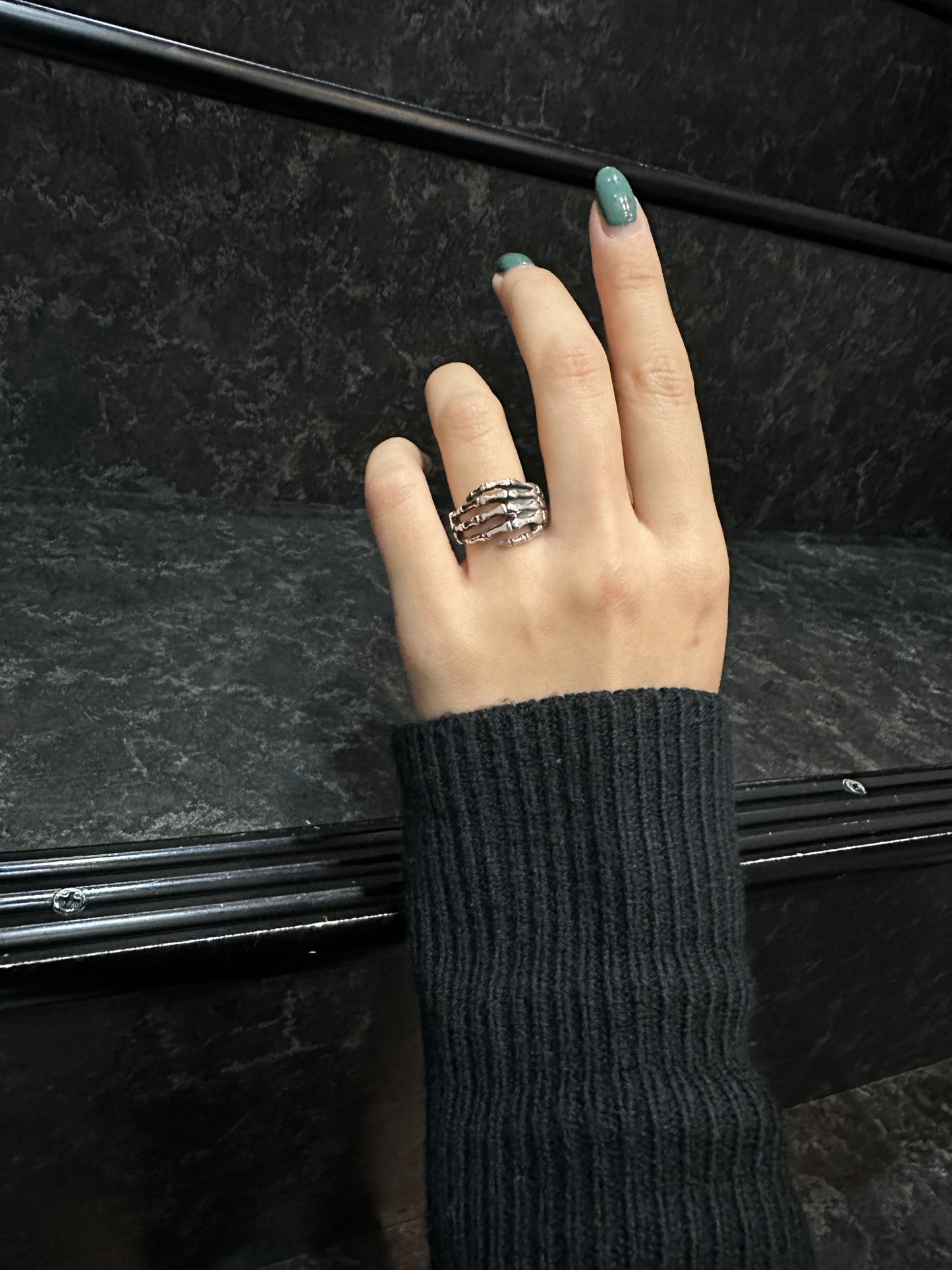 【CRAZY PIG DESIGNS クレイジーピッグデザインズ】NO.975 BONE HAND RING - SMALL