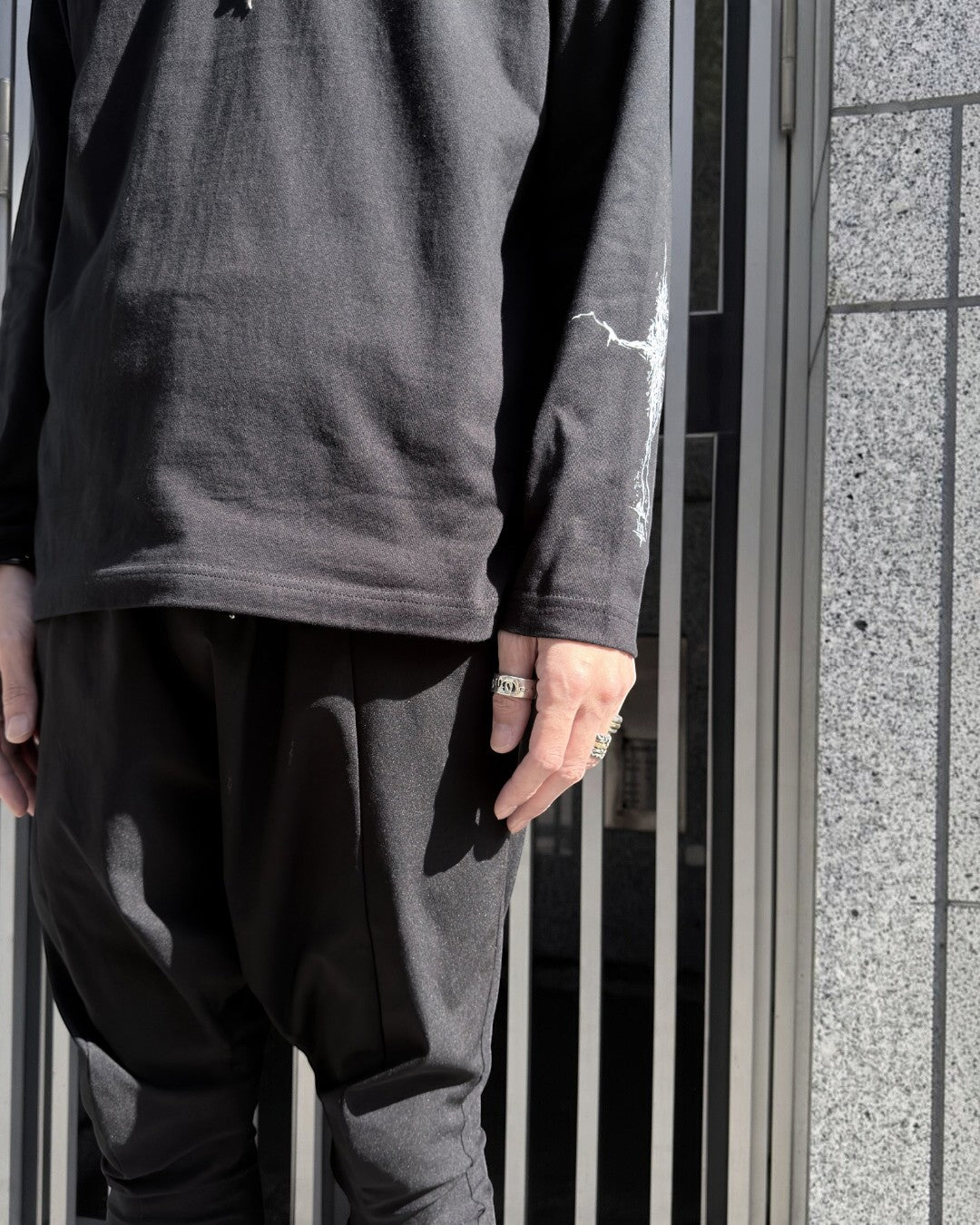 【Dirge ist TAUJAN ダージュ イスト タウジャン】ロングTシャツ