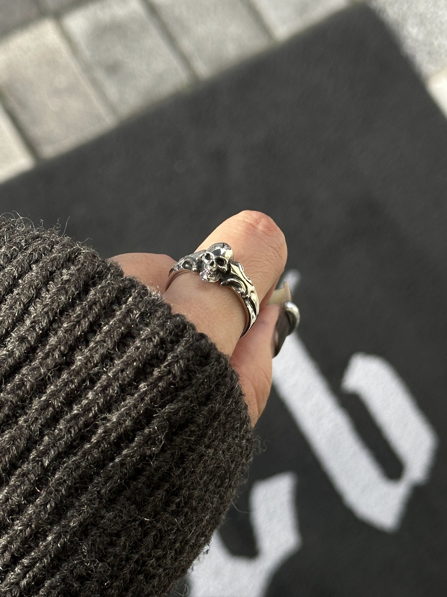 【CRAZY PIG DESIGNS クレイジーピッグデザインズ】NO.1017 ONE SKULL TUDOR RING