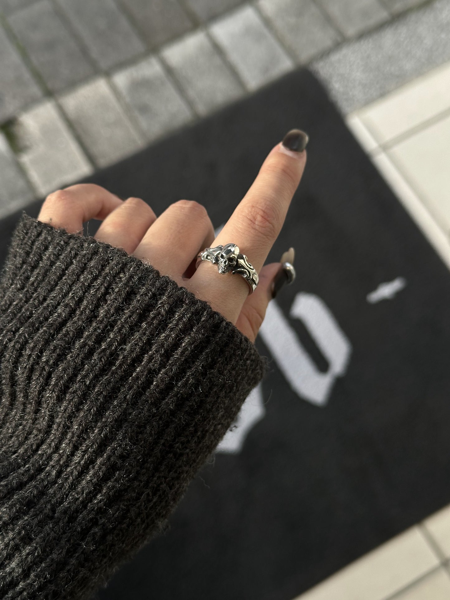 【CRAZY PIG DESIGNS クレイジーピッグデザインズ】NO.1017 ONE SKULL TUDOR RING