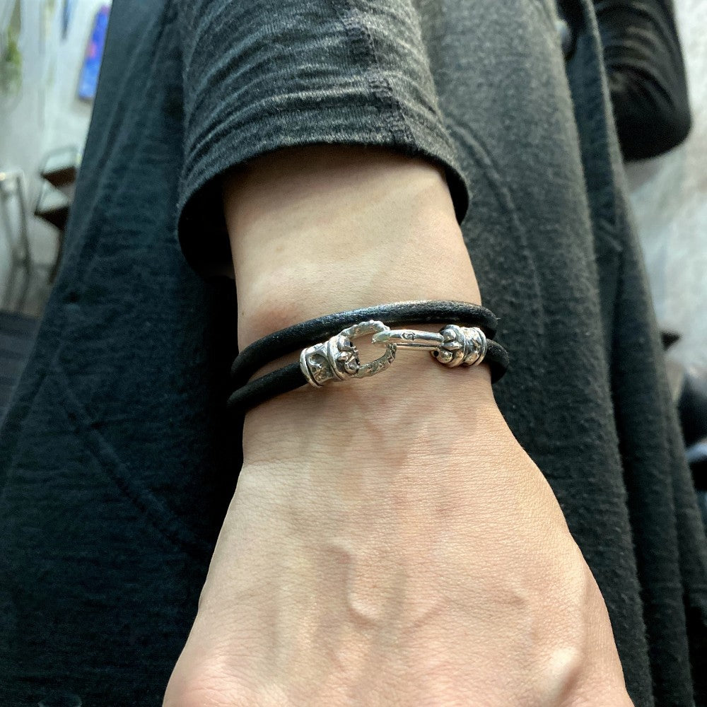【GODSIZE ゴッドサイズ】GS-409LB LEATHER BRACELET PIPE HOOK BRACELET