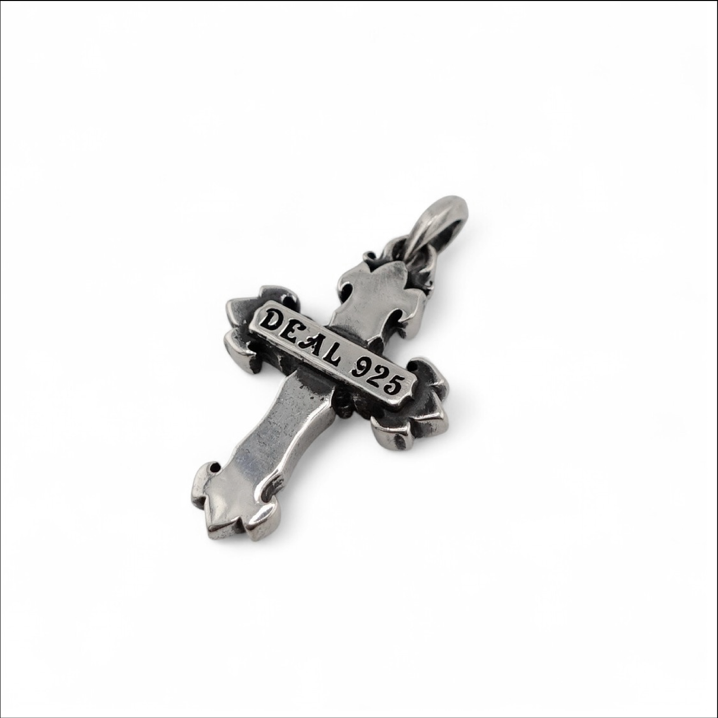 【DEAL DESIGN ディールデザイン】P395186 オーバーラップクロスチャーム