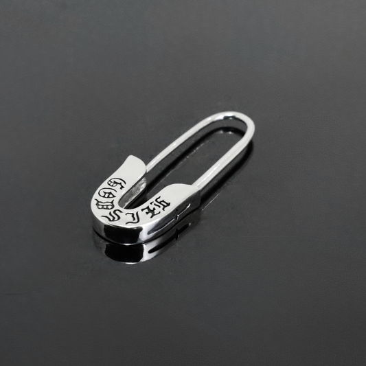 2026AW先行予約【GODSIZE ゴッドサイズ】GS-ER-010 GOTHIC CROSS ENGRAVED SAFETY PIN EARRING / ゴシッククロスセーフティピンピアス