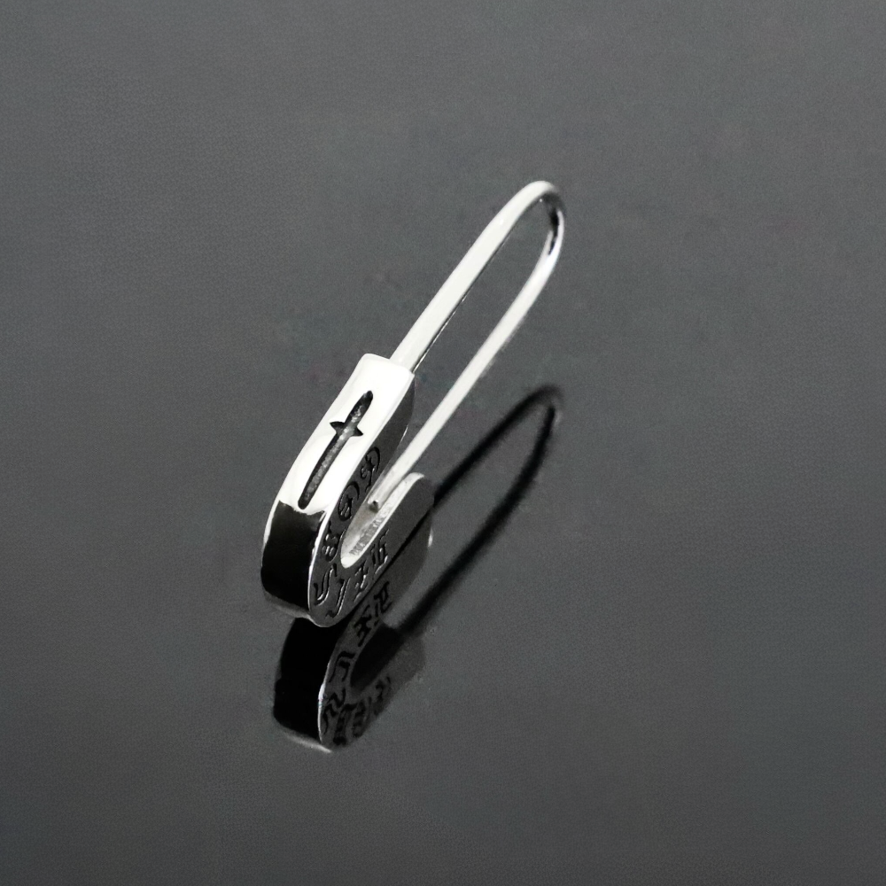 2026AW先行予約【GODSIZE ゴッドサイズ】GS-ER-010 GOTHIC CROSS ENGRAVED SAFETY PIN EARRING / ゴシッククロスセーフティピンピアス