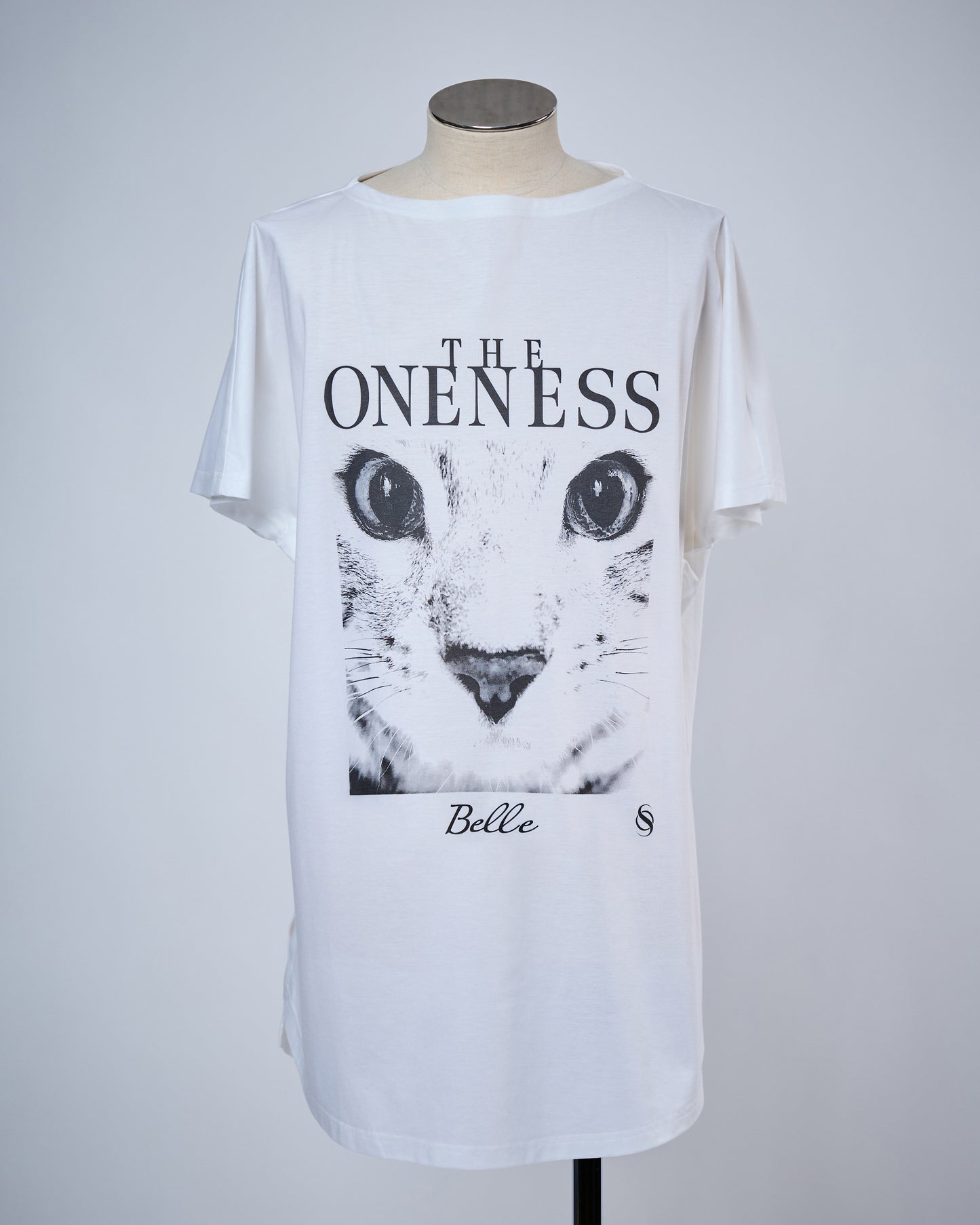 Pre-order available for THE ONENESS OI-HT30-051 Belle French Sleeve T-Shirt (2 colors available).